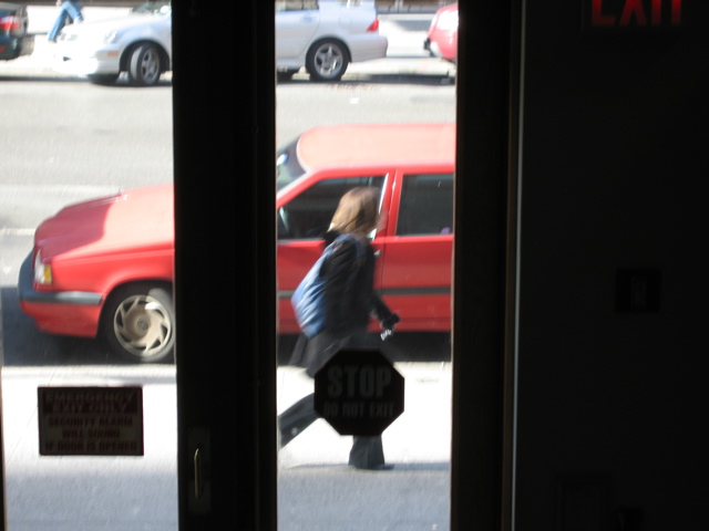 A girl runs north; the car leaves