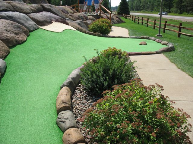 W hole 8