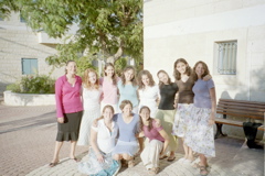 Joelle, Ruth, Ilana, Maya, Francie, Penina, Cynthia, Sarah, Rachel, Aylana, Jordana before Shabbat