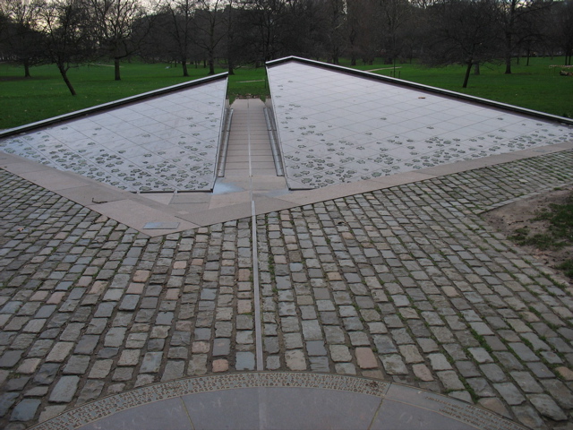 The monument in full