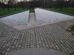 The monument in full