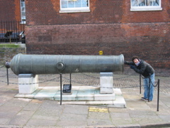Daniel touches a cannon