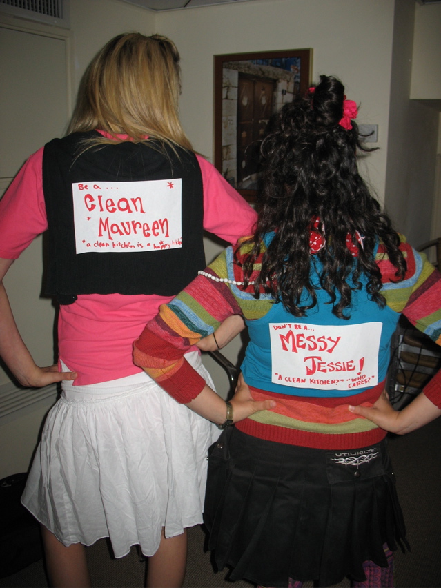Clean Maureen and Messy Jessie