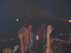 The lead singer looks a bit like Mendy.